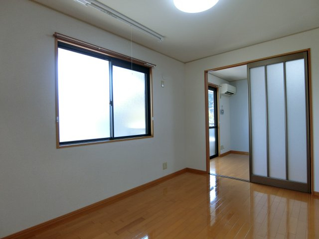 ブラゾーネ　B棟の洋室