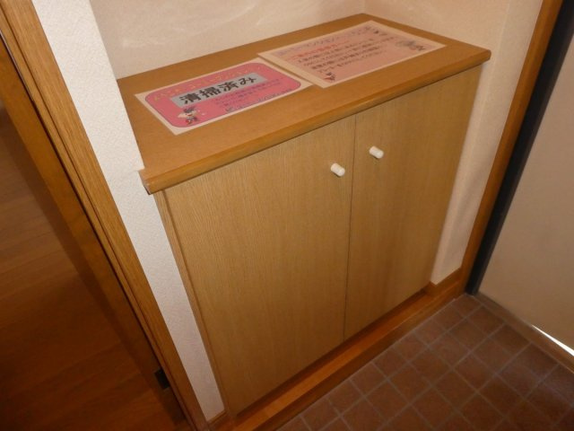 ファミーユＫ・Ａ・ＹⅡの玄関|シューズボックス