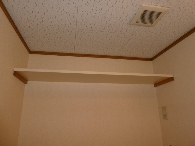 ファミーユＫ・Ａ・ＹⅡの洗面所|洗面所棚