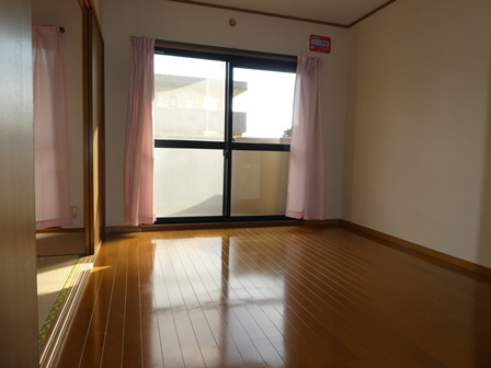 ファミーユＫ・Ａ・ＹⅡの居間・リビング|洋室