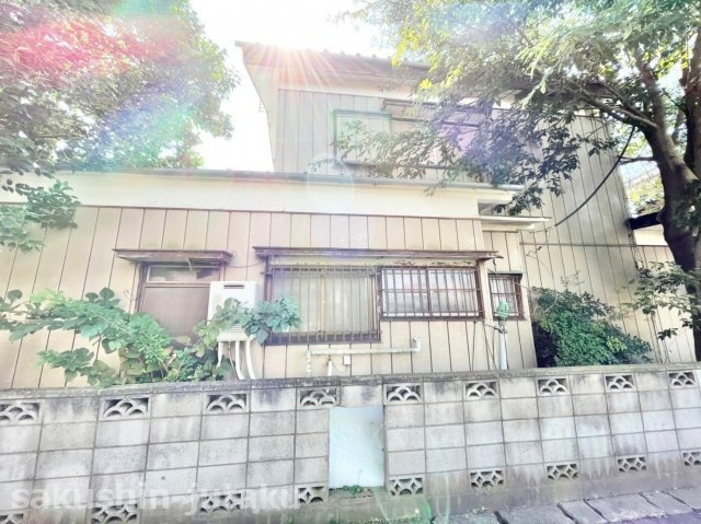 鷺沼２丁目　売地の外観|京成津田沼駅徒歩８分　新津田沼駅徒歩１７分　JR津田沼駅徒歩１９分　第一種住居地域　建ぺい率・容積率：６０％・１６０％　がけ条例　水道引込費用かかります。