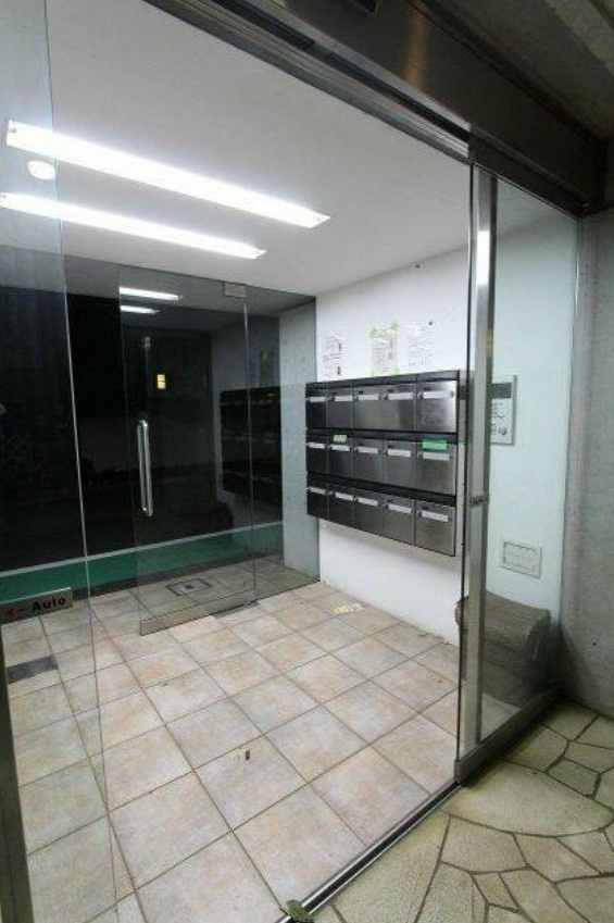 グレースコート府中のエントランス