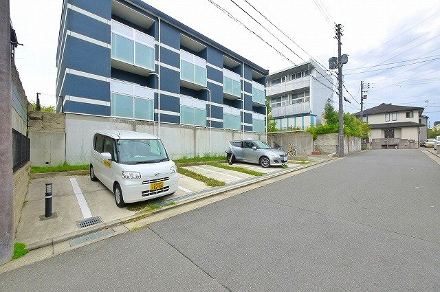 レオネクスト学研光台の駐車場|駐車場です