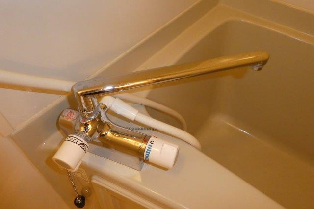 ファミーユＫ・Ａ・Ｙの浴室|サーモスタッド付き水栓