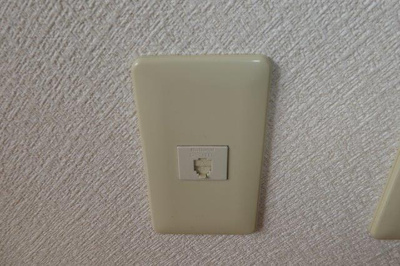 【設備】 | ファミーユＫ・Ａ・Ｙ | 電話モジュラー