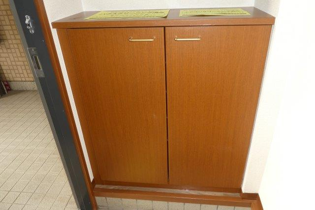 倉敷市大島のアパートの内装|シューズボックス