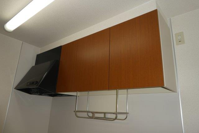 プリンス大島のキッチン|キッチン上収納