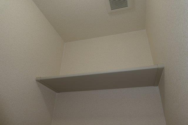 倉敷市大島のアパートのトイレ|トイレ棚