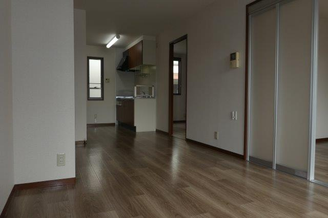 プリンス大島の居間・リビング