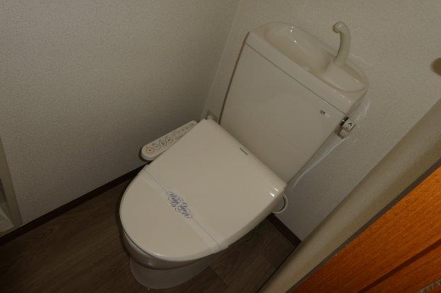 倉敷市大島のアパートのトイレ|ウォシュレット完備