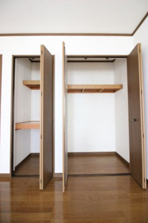 【収納】 | 主寝室にはたっぷりとした収納スペースです