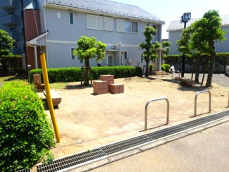 【その他共用部分】 | 敷地内にある小さな公園