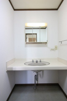 【洗面所】 | ゆったりとスペースのある洗面所