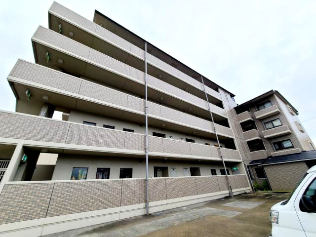 グレイスコート深井の外観