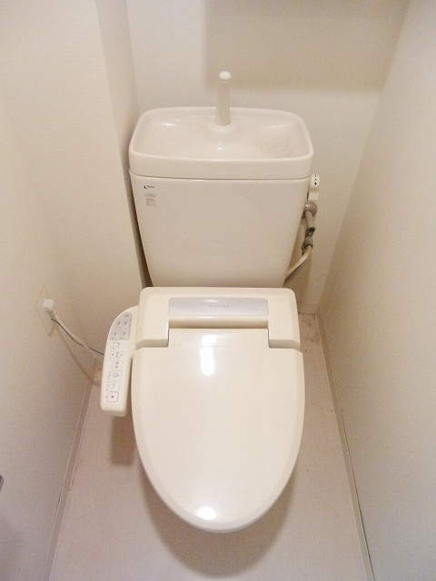 RESIDIA南千住のトイレ|温水洗浄便座です