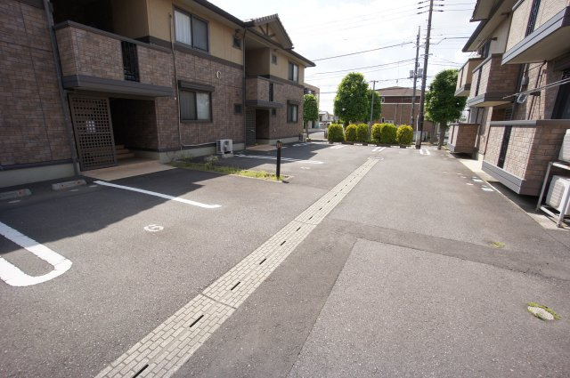 パサージュＣの駐車場