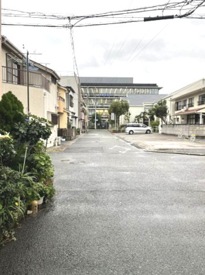 【周辺】 | 神戸市須磨区大黒町3丁目中古戸建 | ゆったりとした道幅がございます。