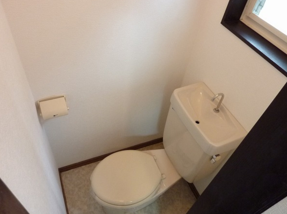 コンパートハウス御井町のトイレ|清潔感のあるトイレです