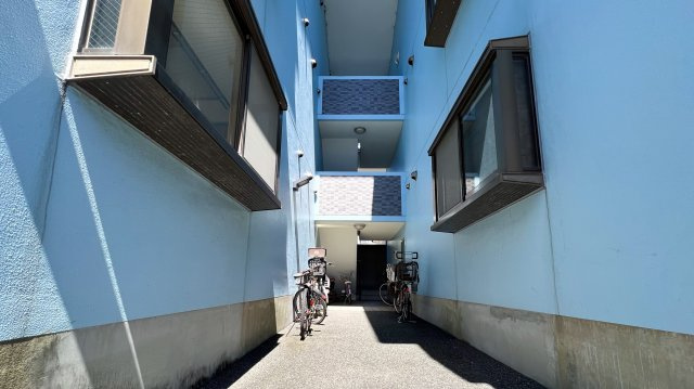 レアールパレスAのエントランス