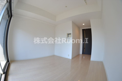 【居間・リビング】 | アーバンフラッツ上町 | ゆったりとしたリビングです