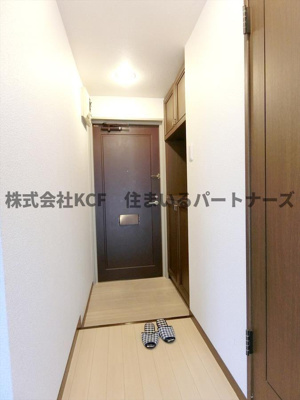 【玄関】 | ロイヤルマンション国分 | 収納もある玄関です