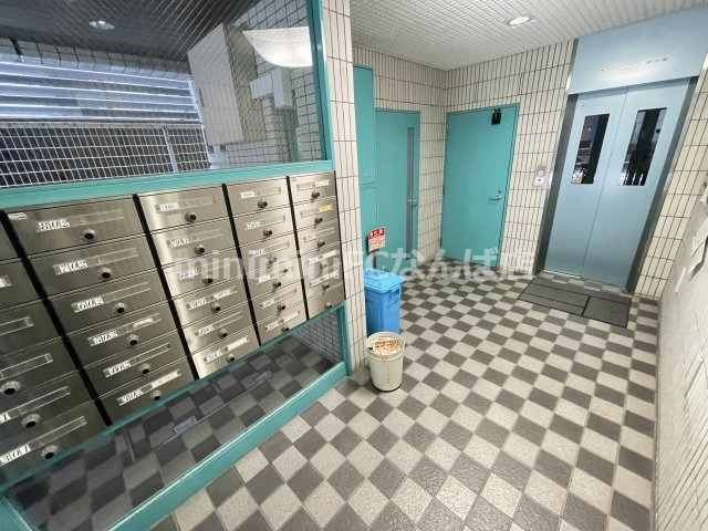 カセッティ新町のエントランス