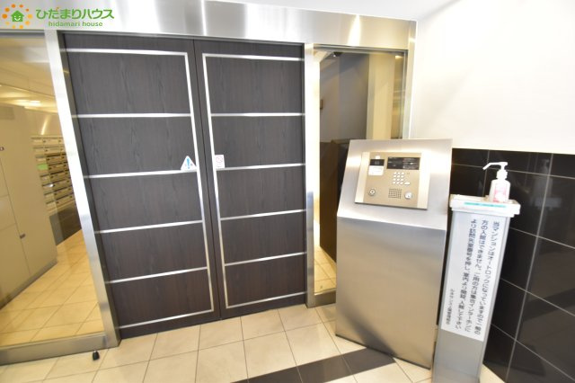 ルネサンス上尾のエントランス