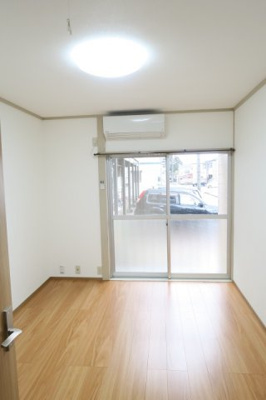 【洋室】 | ドミール春日