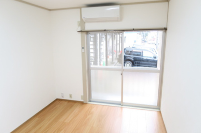 【洋室】 | ドミール春日