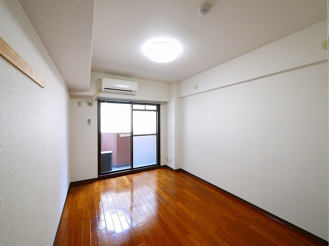 シティパレス富雄北の内装|内装は落ち着いています