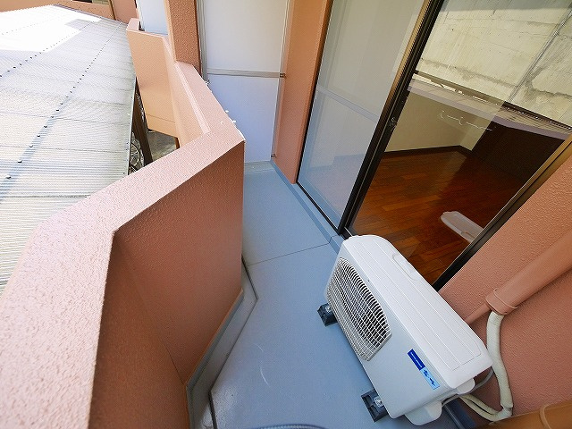 シティパレス富雄北のバルコニー|暖かな日差しのふりそそぐバルコニー