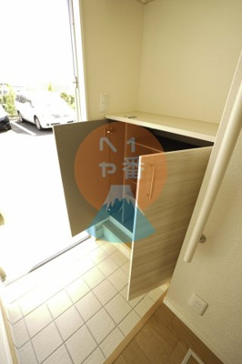 【玄関】 | ビューテラスハイムC | シューズボックス付きです