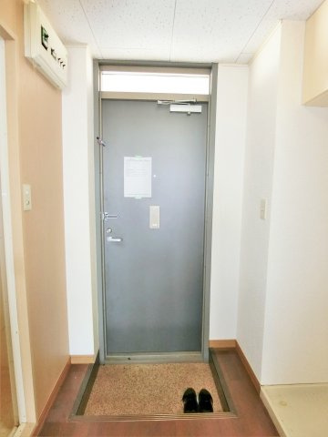 アークAの玄関