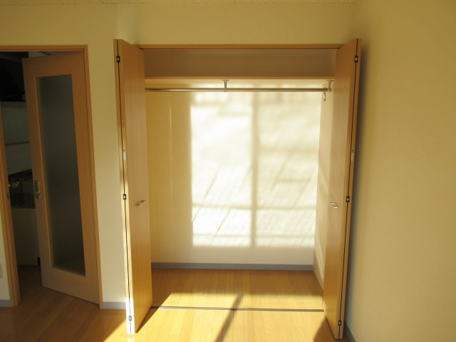 アンジェラの洋室