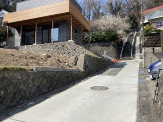 【前面道路含む現地写真】 | 交通量少なく静かな住宅地です。