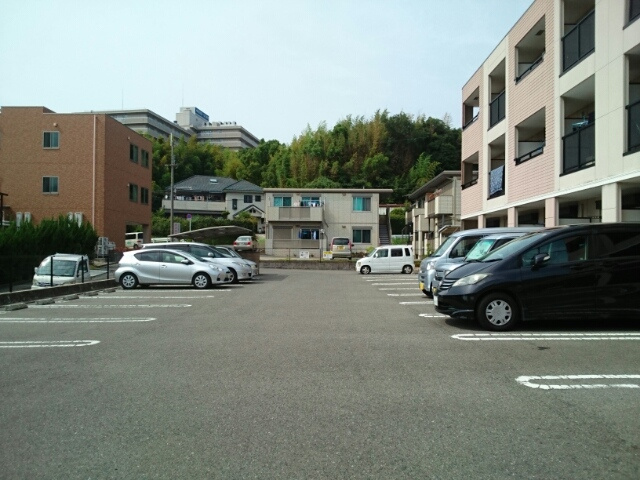 M・Yコートの駐車場