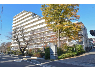 【外観】 | プレミスト東林間 さくら通り | 小田急江ノ島線「東林間」駅徒歩2分。小田急小田原線「相模大野」駅徒歩17分。
目の前にはスーパーや薬局もあり生活利便性が良いです。