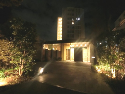 【エントランス】 | プレミスト東林間 さくら通り | 夜のエントランス