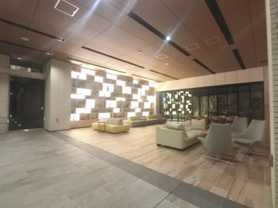 【その他共用部分】 | プレミスト東林間 さくら通り | 夜の共用スペース