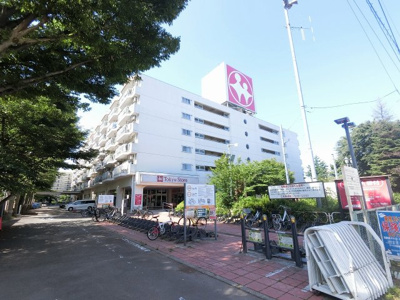 【周辺】 | プレミスト東林間 さくら通り | 徒歩１分のところにスーパーが二つございます。