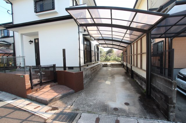 塔原西３丁目戸建ての駐車場