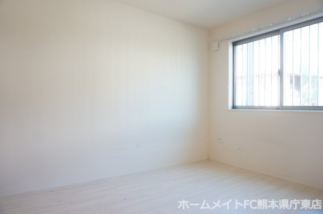 熊本市中央区出水８丁目のアパートの洋室