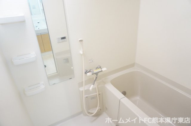 熊本市中央区出水８丁目のアパートの浴室