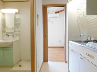 【内装】 | ハミルトン | 玄関から居室への廊下