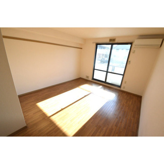 【洋室】 | 陽だまりハイツ2000　B