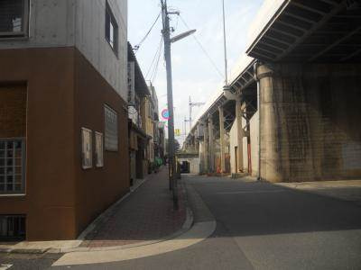 アルメール八条の周辺|前面道路