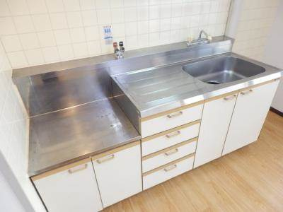 アムール五条のキッチン|２口ガスコンロ設置可