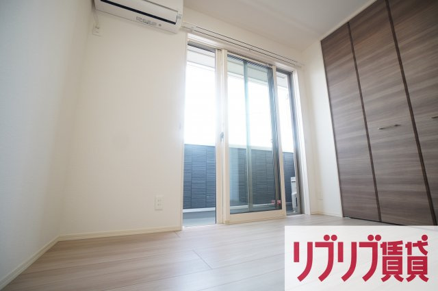 グランデュール春日の寝室