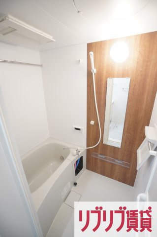 グランデュール春日の浴室