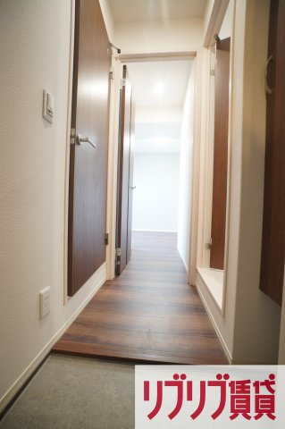 グランデュール春日の玄関